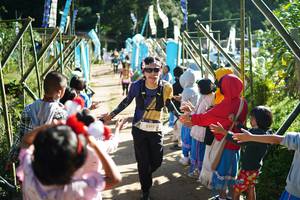 BIB: 2311
                            <button type="button" onclick="openModal(19042800)" class="btn btn-primary btn-sm float-right btn-popup" data-toggle="modal" data-target=".modal-high-quality">
                        <i class="fas fa-shopping-cart"></i> Add to Cart
                    </button>
                                            <button type="button" onclick="isThisMe(19042800, true)" class="btn btn-success btn-sm float-right btn-popup btn-isme hidden" data-toggle="tooltip" data-placement="bottom" title="นี่คือรูปของคุณใช่ไหม คลิกที่นี่เพื่อเอาเข้าอัลบั้ม">
                        <i class="fas fa-plus"></i> Add to album
                    </button>
                    <button type="button" onclick="isThisMe(19042800, false)" class="btn btn-warning btn-sm float-right btn-popup btn-isnotme hidden">
                        <i class="fas fa-ban"></i> Remove from album
                    </button>